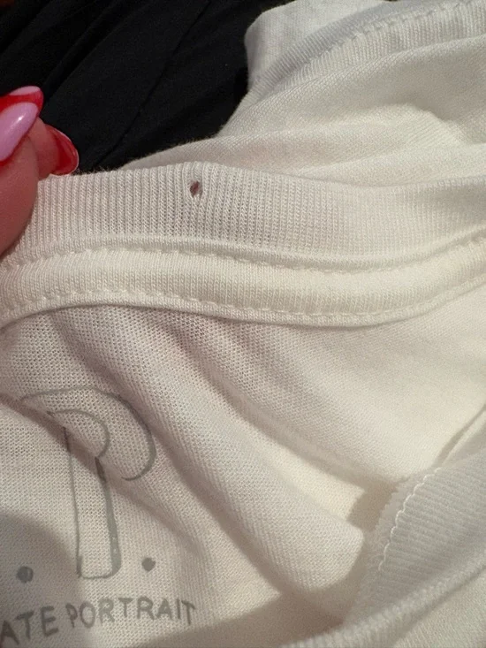 Unfortunate Portrait heart graphic tee - Picture 3 of 3